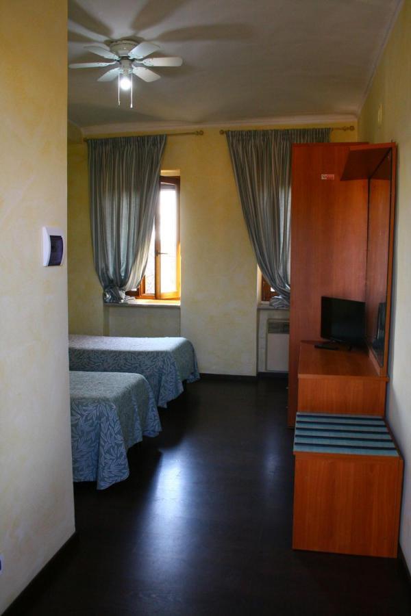 Albergo Vecchio Pavone Borgaro Torinese Bagian luar foto