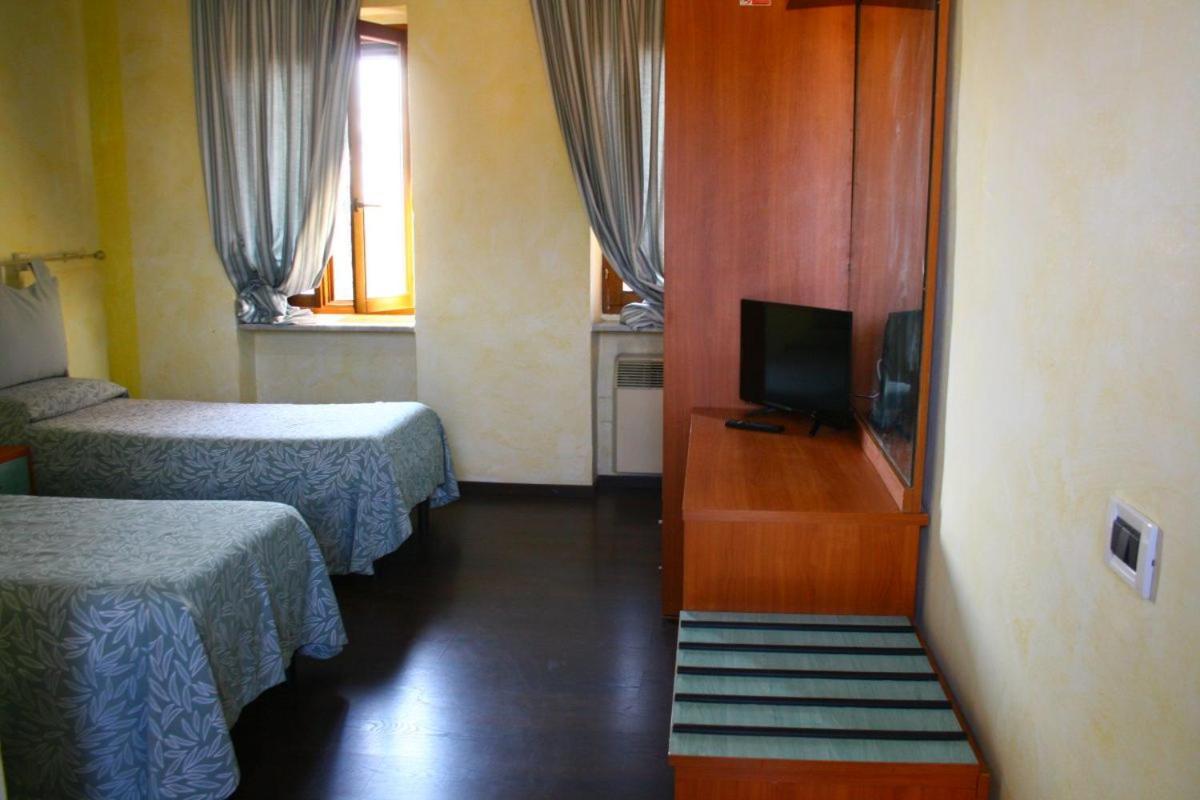 Albergo Vecchio Pavone Borgaro Torinese Bagian luar foto